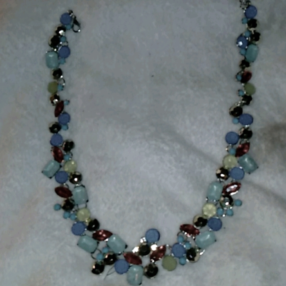 My grandma's chunky jeweled vintage necklace $13👀